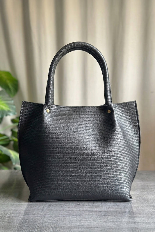 The Veloura Tote - Black