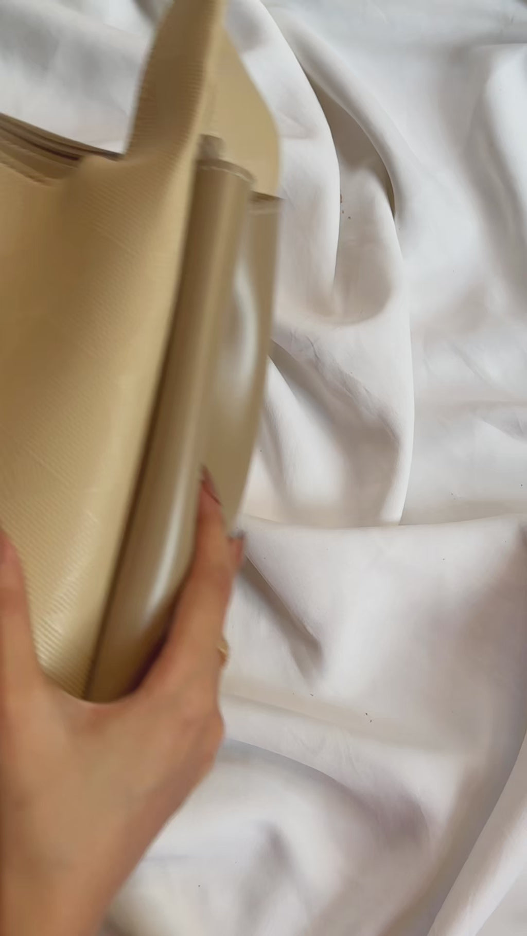 The Veloura Tote - Beige